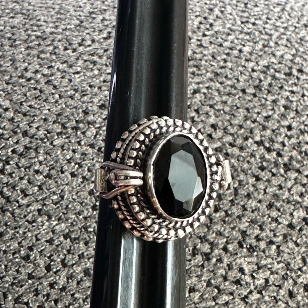 Poison Ring Black Crystal Size 7